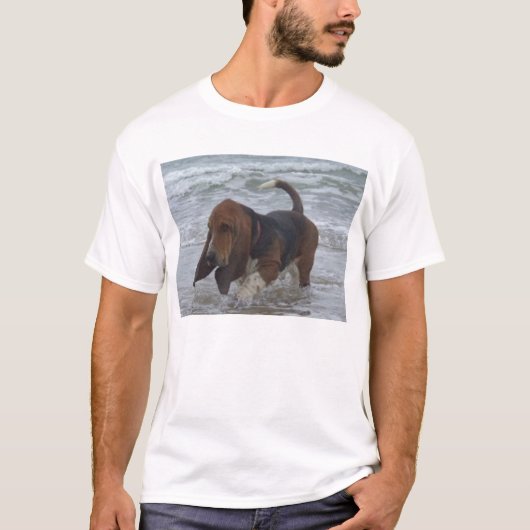 海のTシャツのバセットハウンド Tシャツ (正面)
