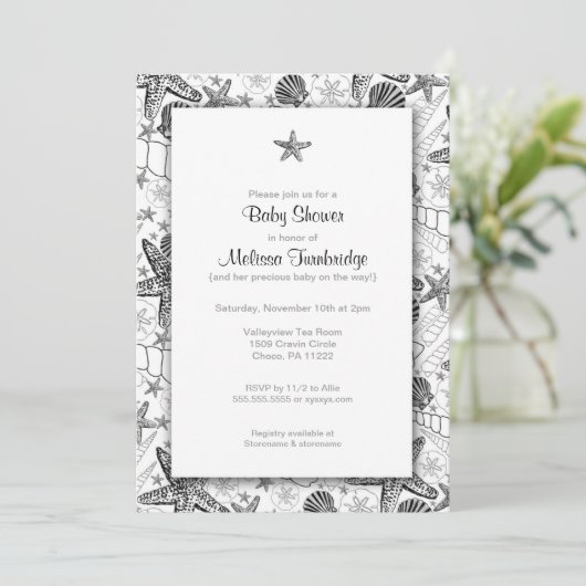 海はヒトデのシルエットのベビーシャワーの招待を殻から取り出します 招待状 (スタンド正面)