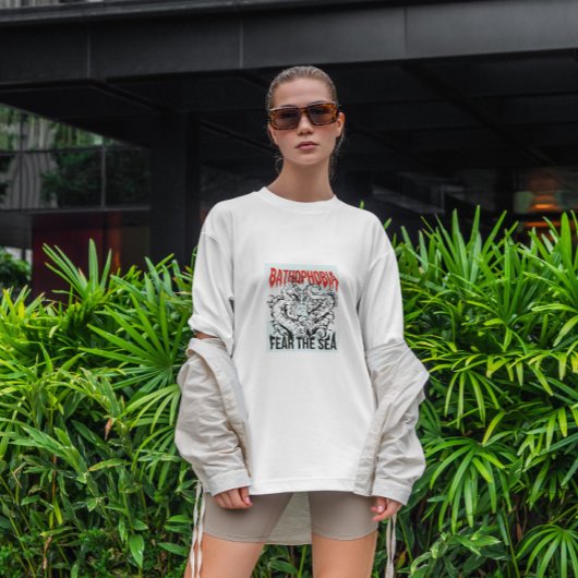 海を恐れる Tシャツ