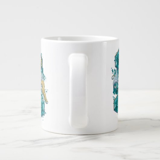 海を渡る海の馬に乗るアクアマン ジャンボコーヒーマグカップ (裏面)