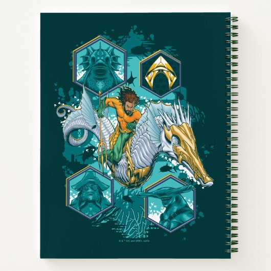 海を渡る海の馬に乗るアクアマン ノートブック (裏面)