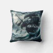 海を航海する海賊船に浮かぶ嵐の夜 クッション (裏面)