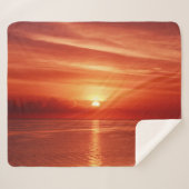 海カラフルでの日の出、劇的な雲。 シェルパブランケット (正面(横))