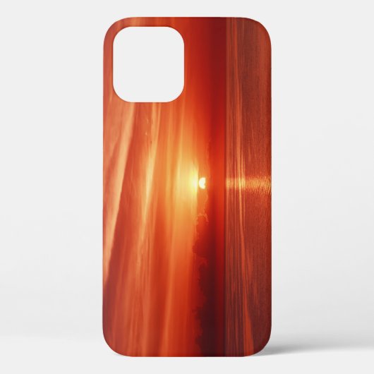 海カラフルでの日の出、劇的な雲。 Case-Mate iPhoneケース (裏面)