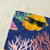 海カラフルの下の魚と珊瑚 ビーチタオル (インサイチュ)