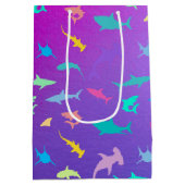 海カラフル勾配パーティー下のサメ ミディアムペーパーバッグ (裏面)