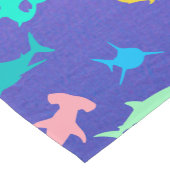 海カラフル学校パーティーの下のサメ ショートテーブルランナー (コーナー)