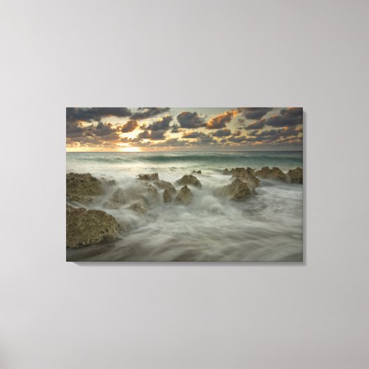 海カリブの、ケイマン諸島。クラッシュ波3 キャンバスプリント (正面)