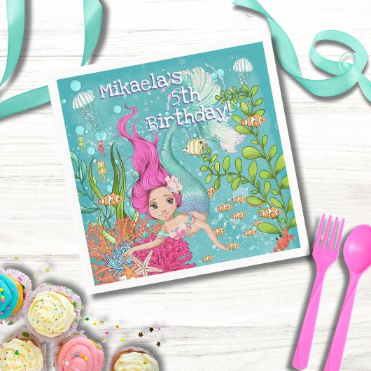海ガーリーの下のピンクの髪の人魚誕生日 スタンダードカクテルナプキン