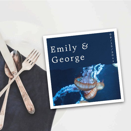 海クラゲの下のネイビー航海のブルー結婚 スタンダードカクテルナプキン