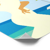 海スペインの海岸で扇風機でポーズをとる若い婦人 ポスター (角)