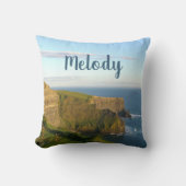海ビュー深いブルー海辺の崖の名前フォト クッション (正面)