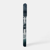 海フューリー iPhone 16ケース (右側面)