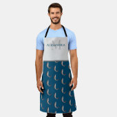 海ブルーホワイトモノグラム名トラウト模様 エプロン (着用した状態)