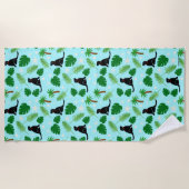 海ブルー熱帯黒犬のビーチタオルで ビーチタオル (正面)