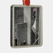 海上と役割遊の敵の攻撃者 メタルオーナメント (右)