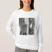 海上と役割遊の敵の攻撃者 Tシャツ (正面)