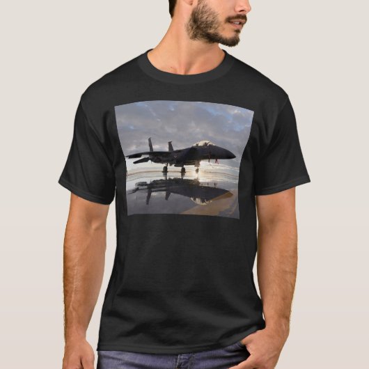 海上のジェット戦闘機 Tシャツ (正面)