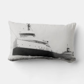 海上エドマンドFitzgeraldのヴィンテージ五大湖 ランバークッション (裏面)