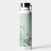 海上飛んでいるのカモメの群れ。 ウォーターボトル (背面)