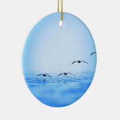 海上飛んでいるのペリカン セラミックオーナメント (右)