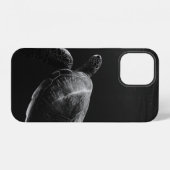 海中のウミガメのシルエット iPhoneケース (裏面横)