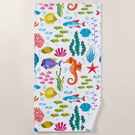 海中の動物のパターンの下 ビーチタオル (正面)