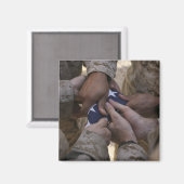 海兵隊がアメリカ国旗を折る マグネット (正面/裏面)