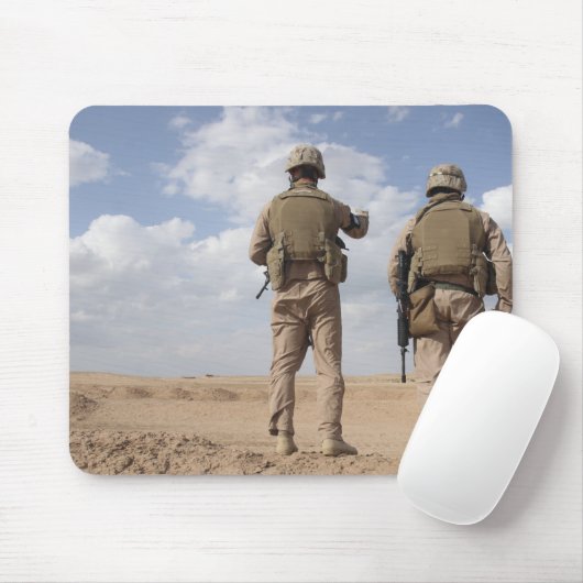 海兵隊が地平線上を偵察して反乱活動を行う マウスパッド (マウス)