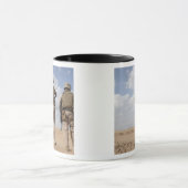 海兵隊が地平線上を偵察して反乱活動を行う マグカップ (中央)