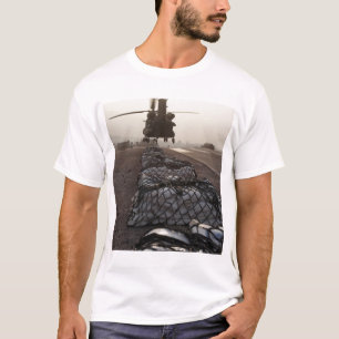 海兵隊員の付加の吊り鎖負荷 Tシャツ