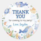 海動物の少年ザシー誕生日 ラウンドシール (正面)