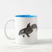 海動物の水色キラーホエールオルカ ツートーンマグカップ (左)