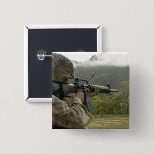 海員が訓練を行う 缶バッジ (正面&裏面)