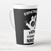 海外駐在員が家族や贈り物を広める カフェラテマグ (左アングル)