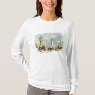 海岸による姿が付いている穏やかな水の船 Tシャツ