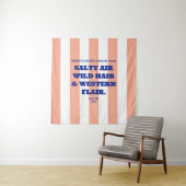 海岸のカウガール　ウェスタンの魅力　ピンクのカバナストライプ タペストリー (インサイチュ)