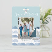 海岸のクリスマス セーリングボート ホリデー フォト カード (スタンド正面)