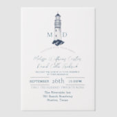 海岸のビーチでの航海灯台ウェディング ベラム紙招待状 (正面)