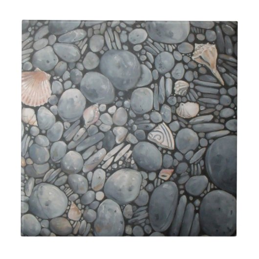 海岸のビーチの小石と貝殻の絵画プリント タイル (正面)