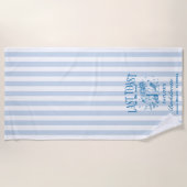 海岸のモダンなコックテールパーティーブルー ビーチタオル (正面)