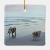 『海岸の犬芸絵画術』 セラミックオーナメント (裏面)