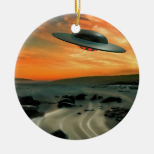 海岸上のUFO セラミックオーナメント