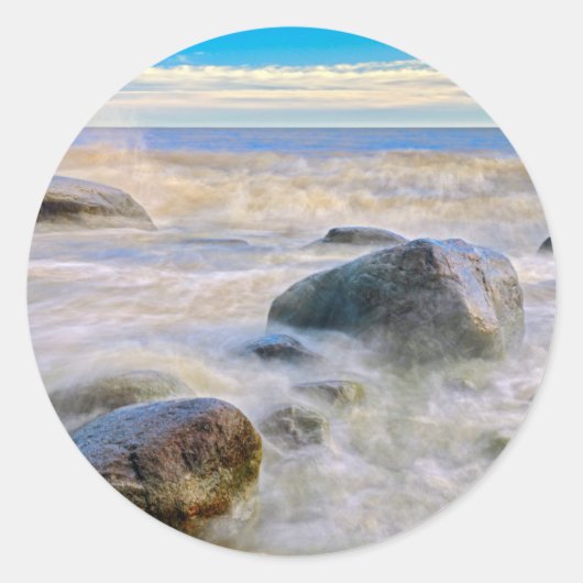 海岸岩に砕ける波 ラウンドシール (正面)