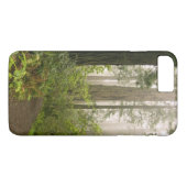 海岸沿いのレッドウッドの間のシャクナゲの開花 / Case-Mate iPhoneケース (裏面(横))