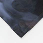 海岸沿いの小石と海 フリースブランケット (角)