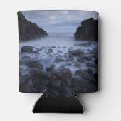 海岸沿いの小石と海 缶クーラー (裏面)