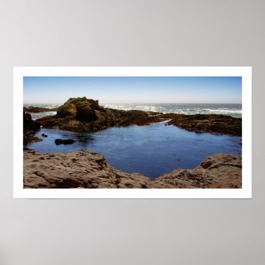 海岸沿いの晴れた日 ポスター (正面)