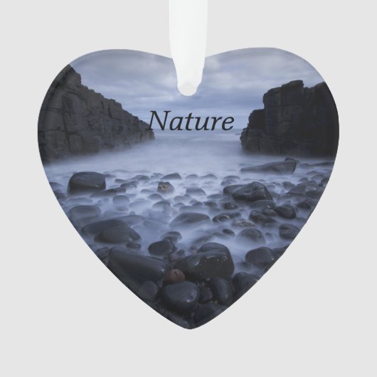 海岸線沿いの小石と海の名前 オーナメント (正面)