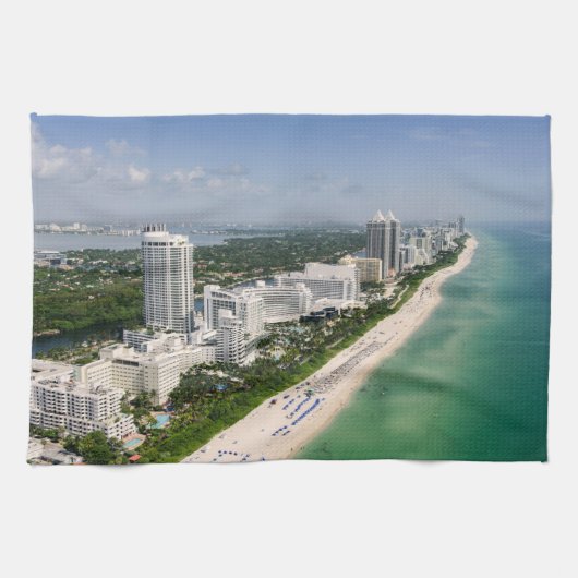 海岸線 |アーバンビーチ、マイアミ、フロリダ キッチンタオル (横)